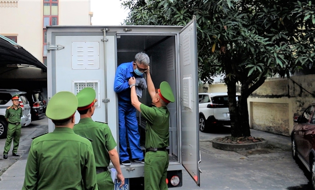 Cựu Giám đốc Công an Hải Phòng Đỗ Hữu Ca bất ngờ thay đổi lời khai trong sáng nay- Ảnh 2.