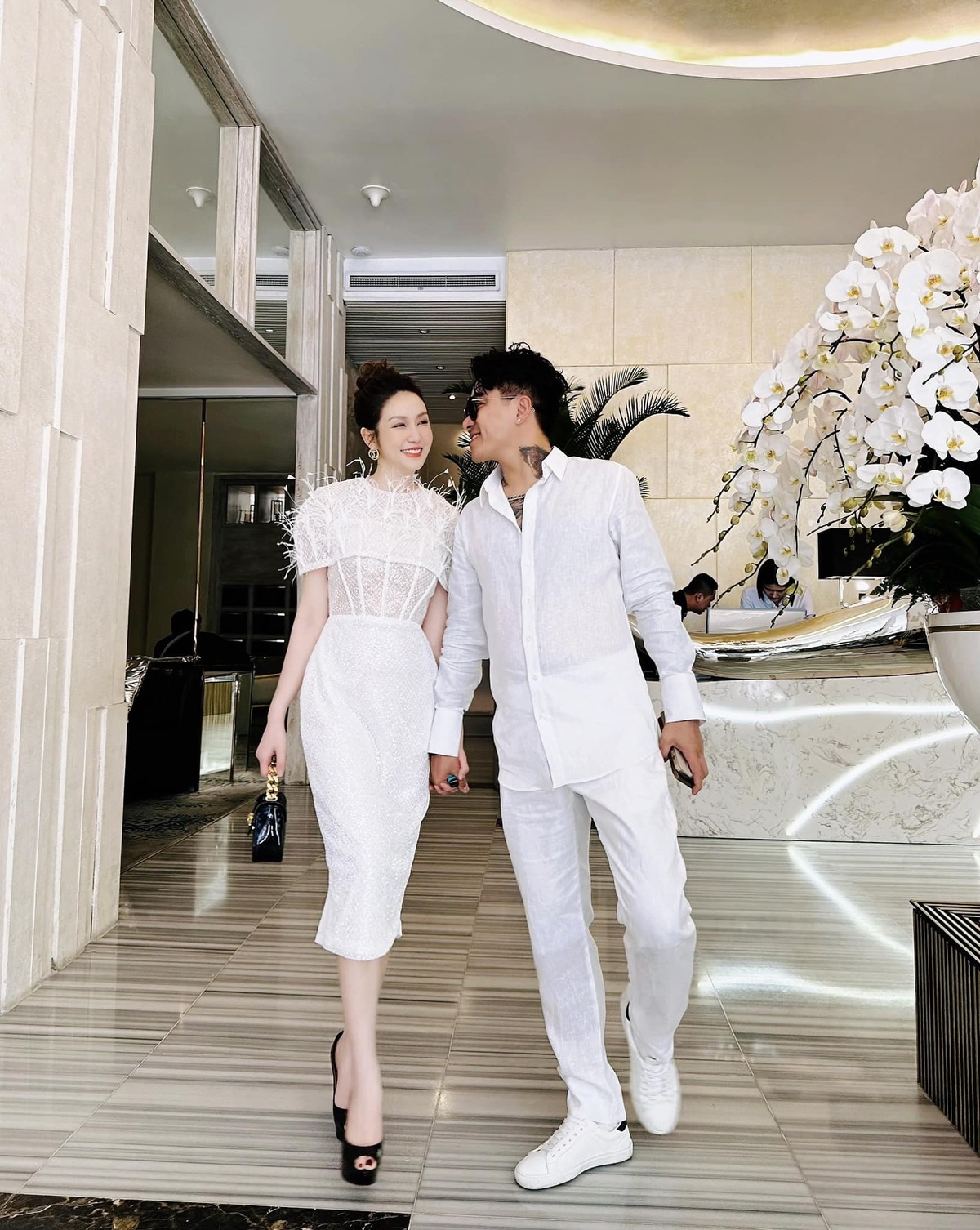 Tiểu thư Hà thành vừa kỷ niệm 10 năm ngày cưới với chồng ca sĩ hơn 12 tuổi: Sở hữu toàn BĐS đắc địa, xe hơi tiền tỷ, U35 viên mãn- Ảnh 4.