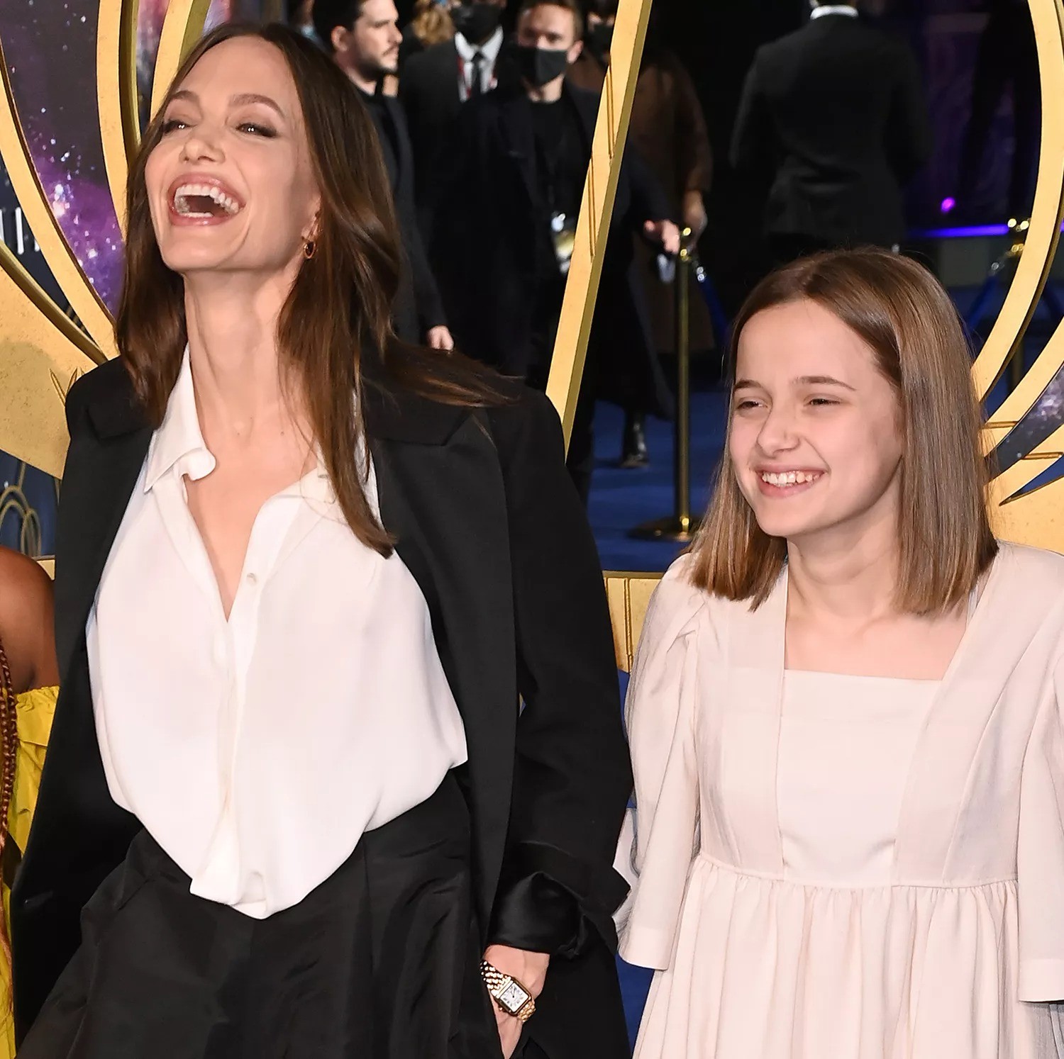Ba người con ruột càng lớn càng đẹp của Angelina Jolie và Brad Pitt- Ảnh 12.