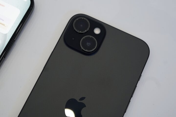 Những tin đồn mới nhất về iPhone SE 4: Ra mắt năm 2025, có camera của iPhone 15- Ảnh 2.