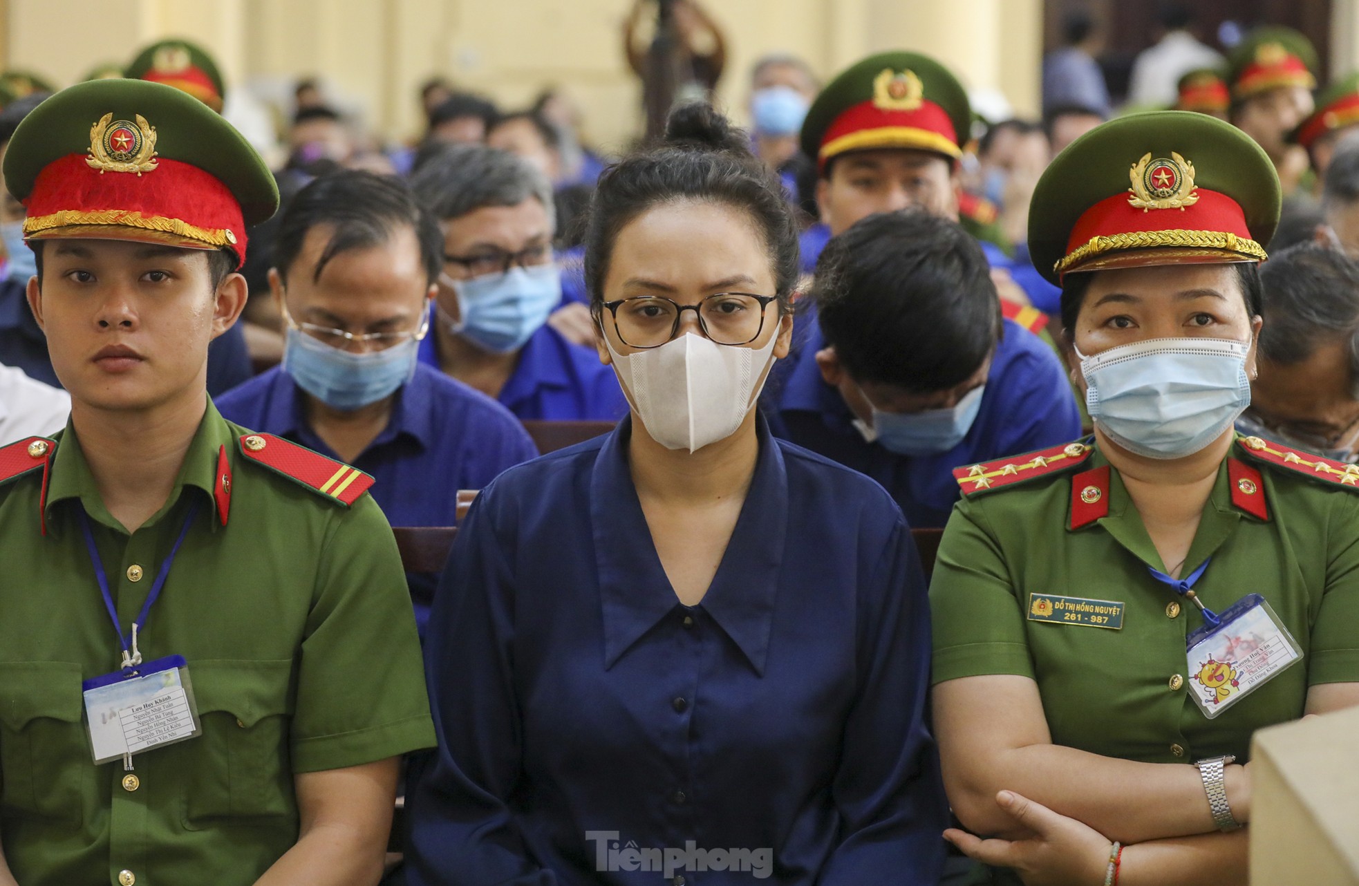 Hình ảnh bà Trương Mỹ Lan cùng các bị cáo trước giờ tuyên án- Ảnh 10.