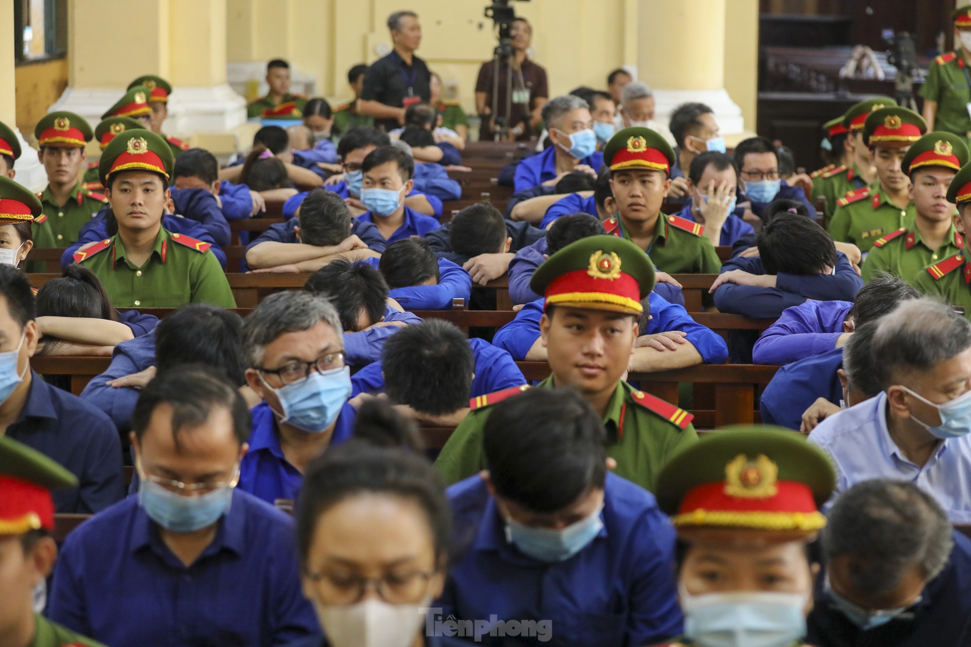 Hình ảnh bà Trương Mỹ Lan cùng các bị cáo trước giờ tuyên án- Ảnh 11.