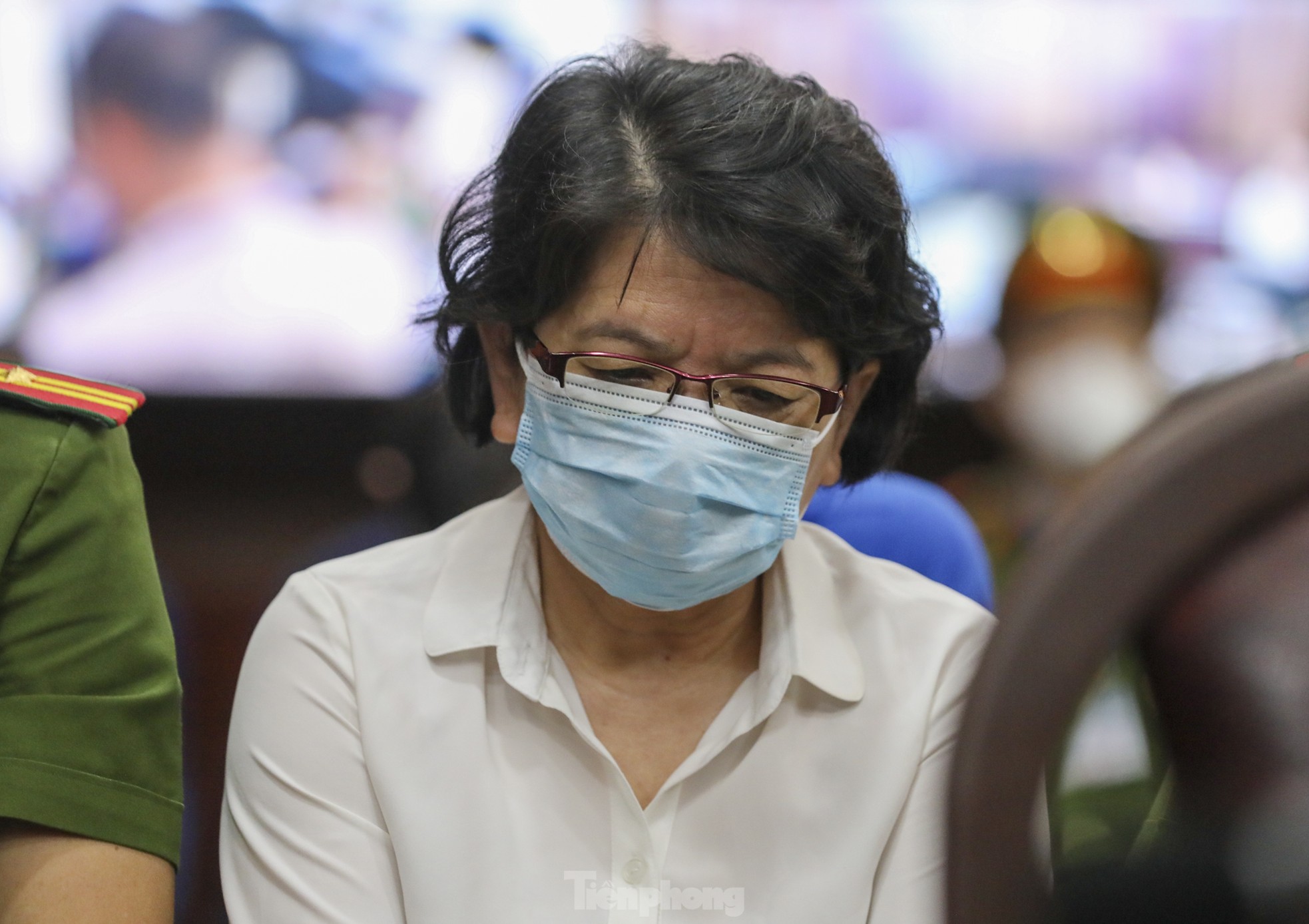 Hình ảnh bà Trương Mỹ Lan cùng các bị cáo trước giờ tuyên án- Ảnh 5.
