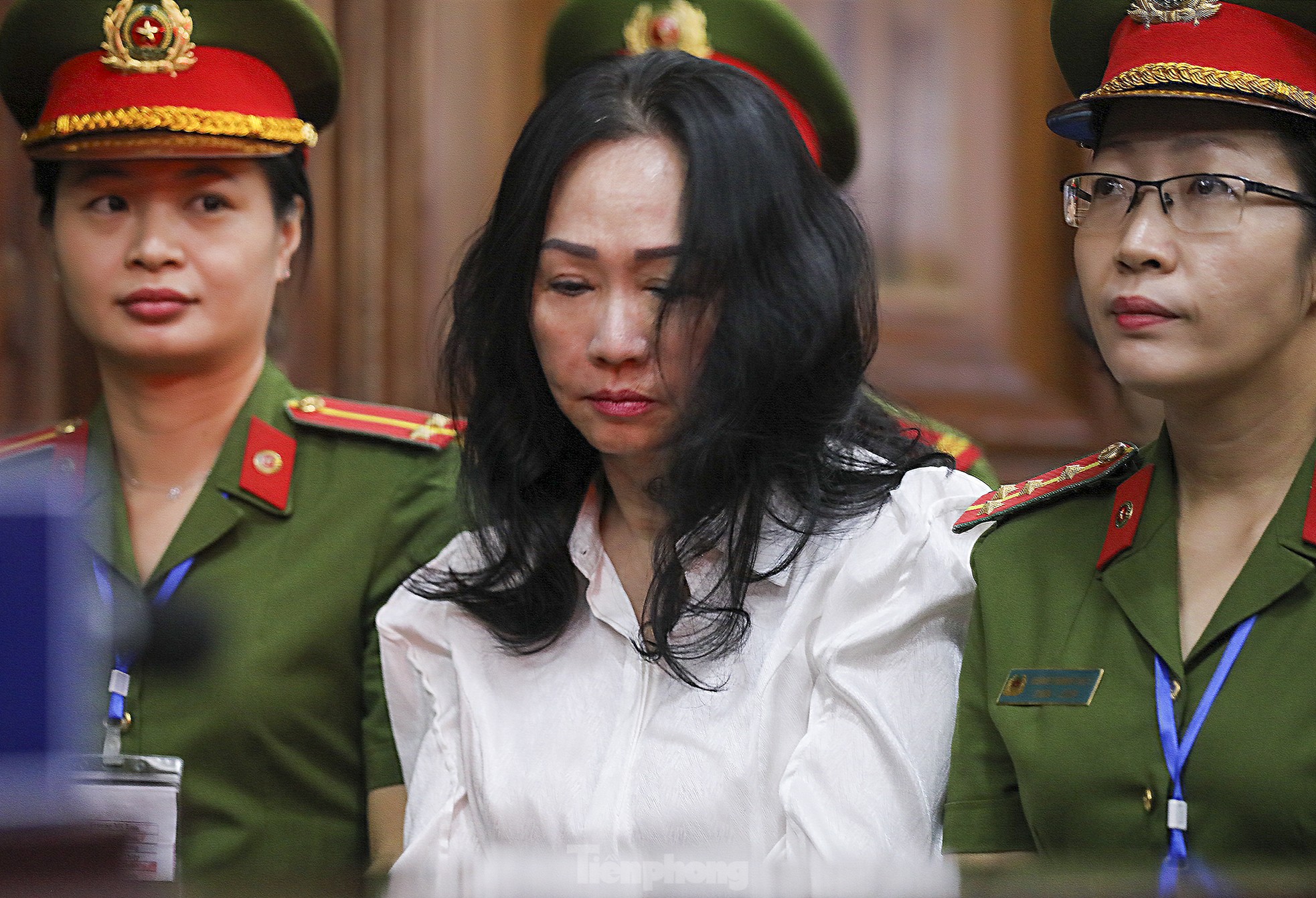 Hình ảnh bà Trương Mỹ Lan cùng các bị cáo trước giờ tuyên án- Ảnh 3.