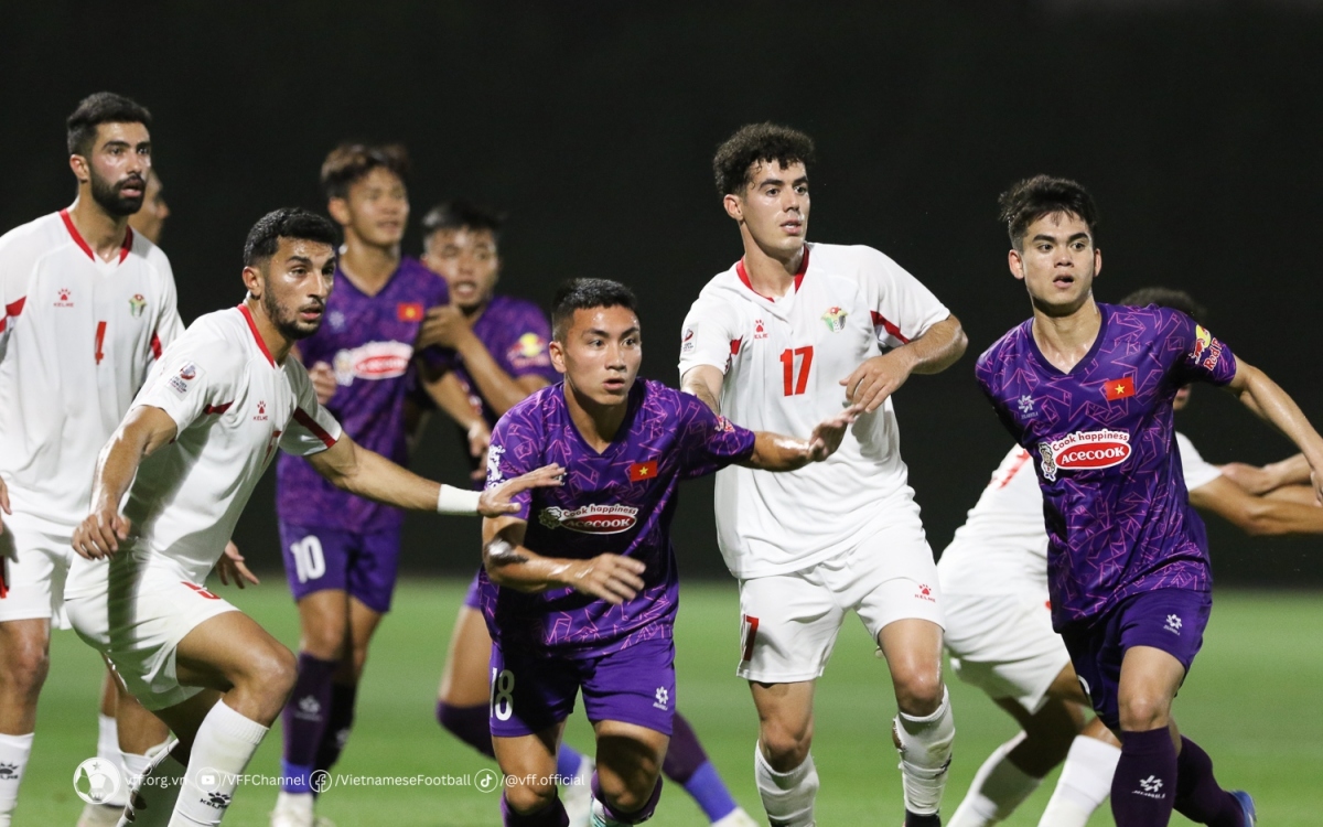 Hé lộ hình ảnh trận đấu kín của U23 Việt Nam và U23 Jordan- Ảnh 6.