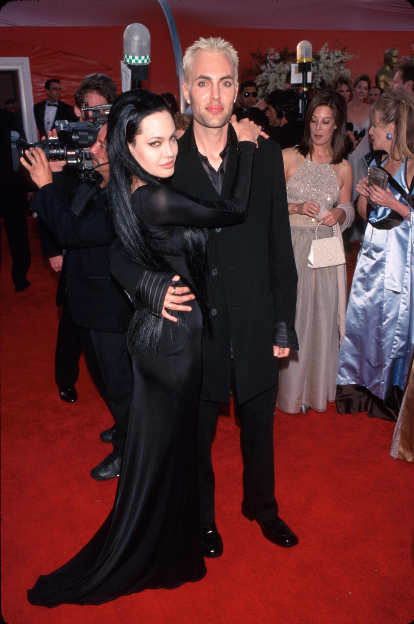 Người khiến Angelina Jolie bất hòa với Brad Pitt- Ảnh 3.
