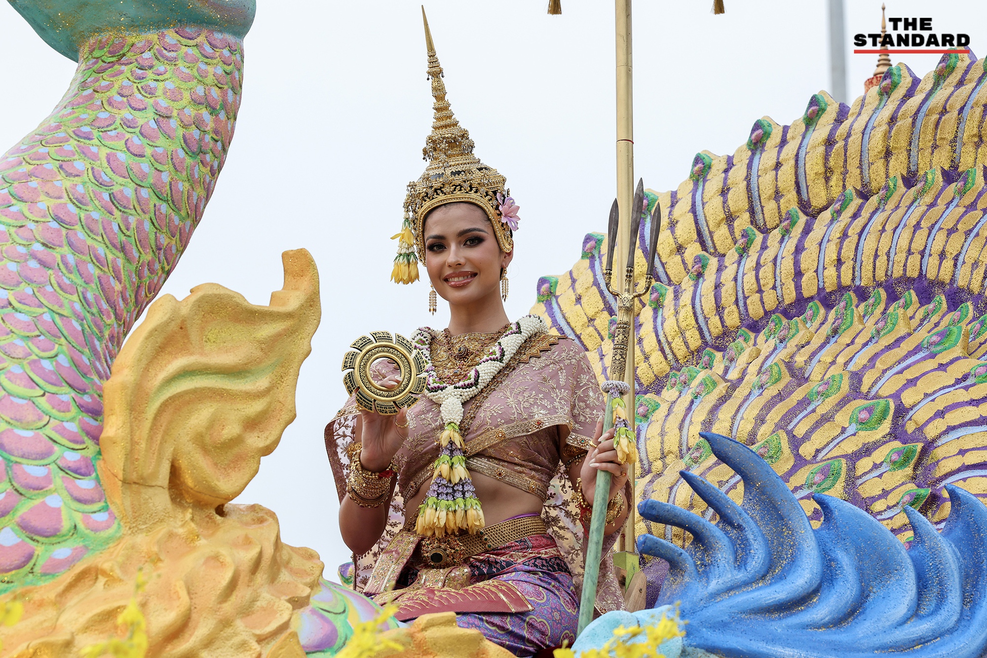Lễ hội Songkran 2024: Dòng người ùn ùn đổ ra đường, Thái Lan chính thức khởi động 