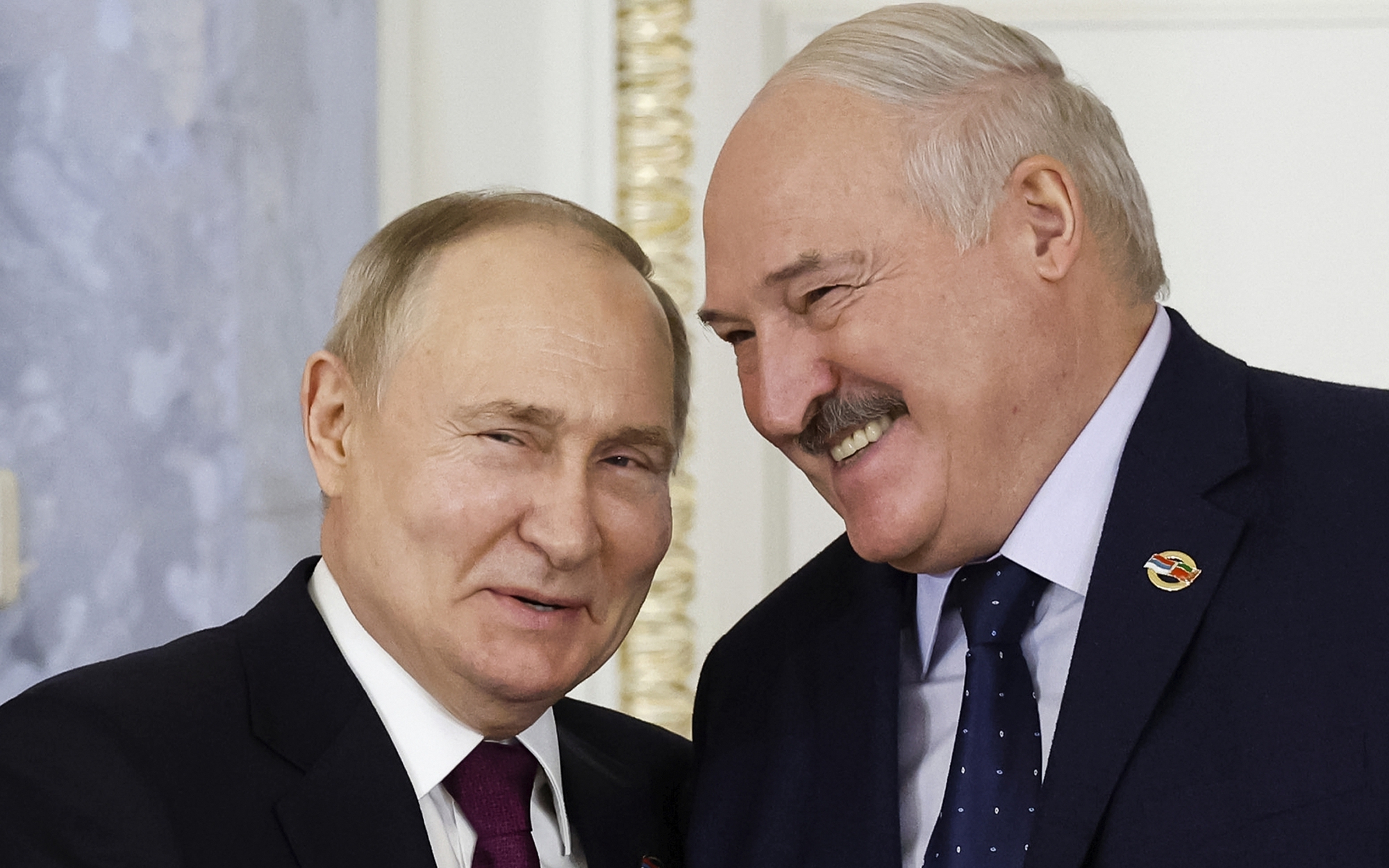 Ông Lukashenko nói thẳng khả năng Pháp điều binh giúp Kiev: 12 vạn quân Ukraine 