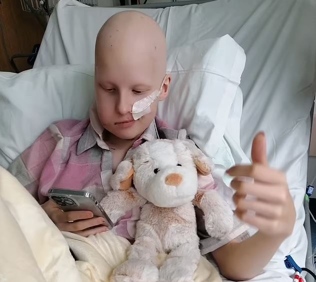 Cô gái mắc ung thư ở tuổi 13, nhắn nhủ 1 dấu hiệu nhất định không được bỏ qua- Ảnh 2.