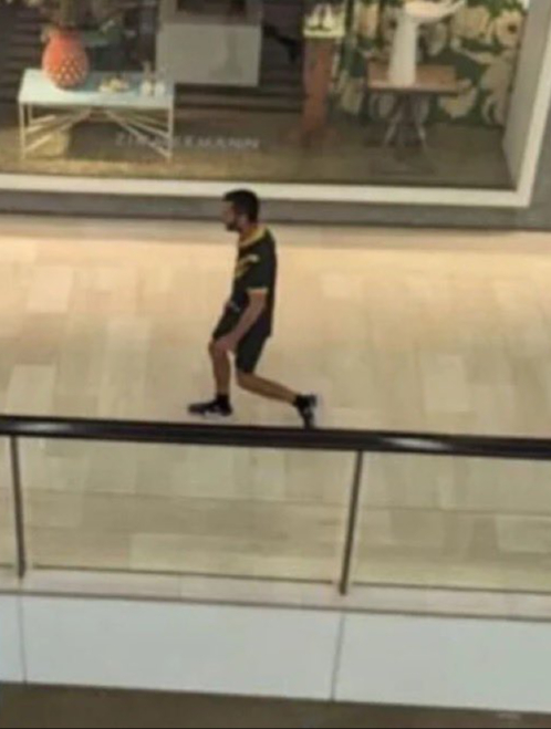 Đâm dao chết người tại trung tâm mua sắm Úc: Hàng trăm người tháo chạy khỏi kẻ tấn công, hiện trường gây ám ảnh- Ảnh 2.