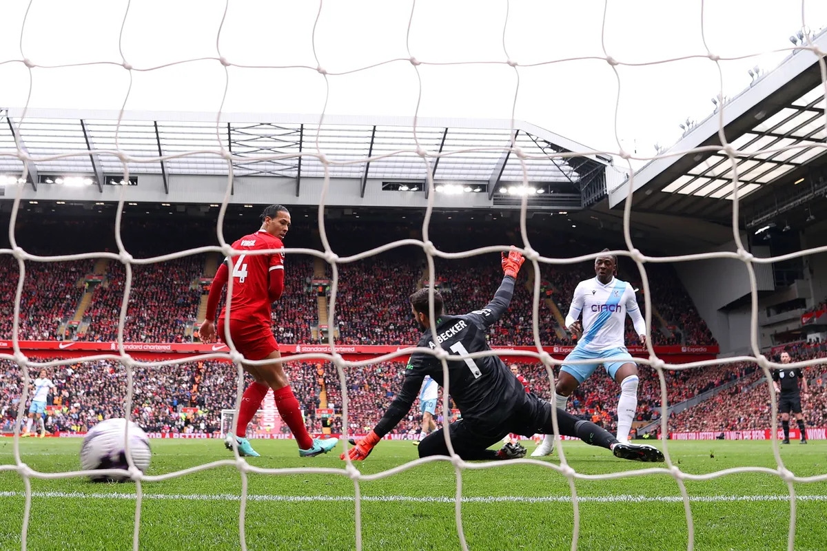 Hàng công vô duyên kỳ lạ, Liverpool thua đau Crystal Palace- Ảnh 2.