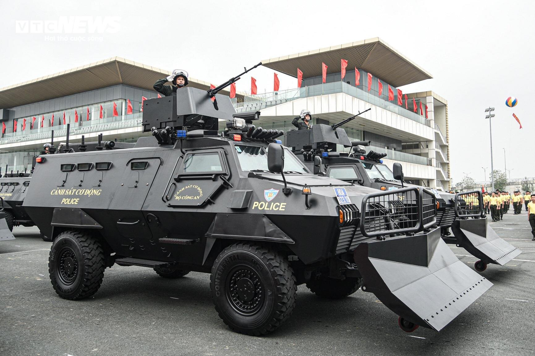 Cận cảnh dàn xe đặc chủng chống khủng bố của Cảnh sát cơ động- Ảnh 6.