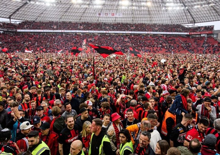 Bay Arena vỡ sân trong ngày Bayer Leverkusen vô địch- Ảnh 1.