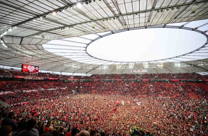 Bay Arena vỡ sân trong ngày Bayer Leverkusen vô địch- Ảnh 2.