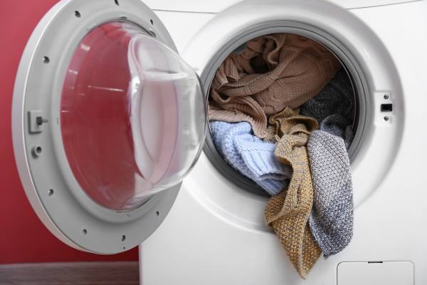 Mắc một sai lầm khi dùng máy giặt, người dùng than thở phơi quần áo mãi mà không khô- Ảnh 1.