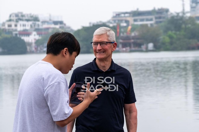 Chùm ảnh, clip nét căng: CEO Apple Tim Cook đi dạo Hồ Gươm, cười tươi rói và trò chuyện cực thân thiết với Duy Thẩm- Ảnh 4.