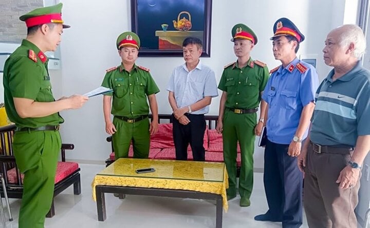 Khởi tố nguyên Phó Giám đốc Trung tâm Đăng kiểm xe cơ giới Thừa Thiên - Huế- Ảnh 1.