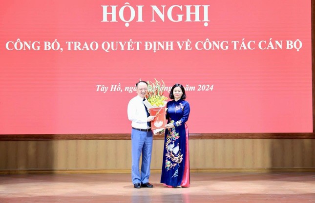 Ban Thường vụ Thành ủy Hà Nội chuẩn y tân Phó Bí thư Quận ủy Tây Hồ- Ảnh 1.