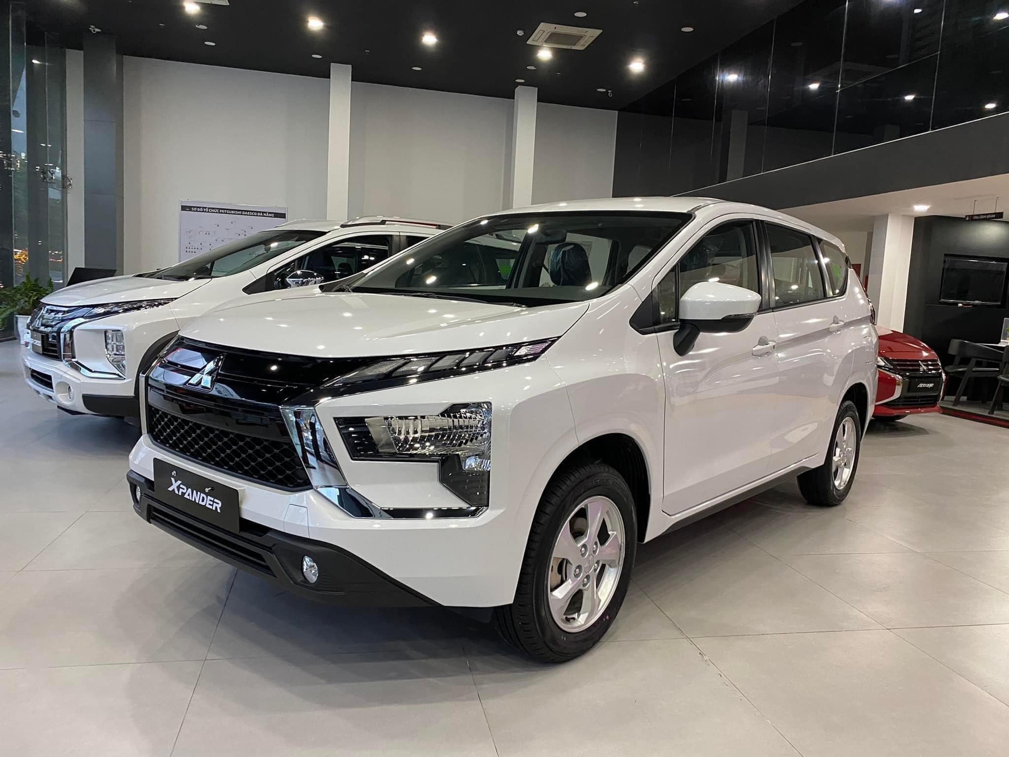 Chênh đúng 1 triệu chọn Hyundai Stargazer X hay Mitsubishi Xpander, bảng so sánh này cho thấy mẫu xe Hàn đang vượt trội về công nghệ- Ảnh 2.