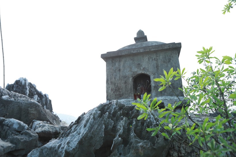 Độc đáo ngôi chùa cổ nằm chênh vênh trên vách núi hơn 500 năm- Ảnh 27.