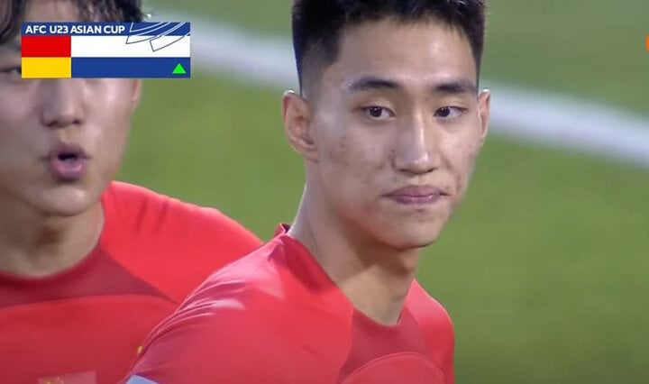 U23 Trung Quốc cho thủ môn cao 2m đá tiền đạo- Ảnh 1.