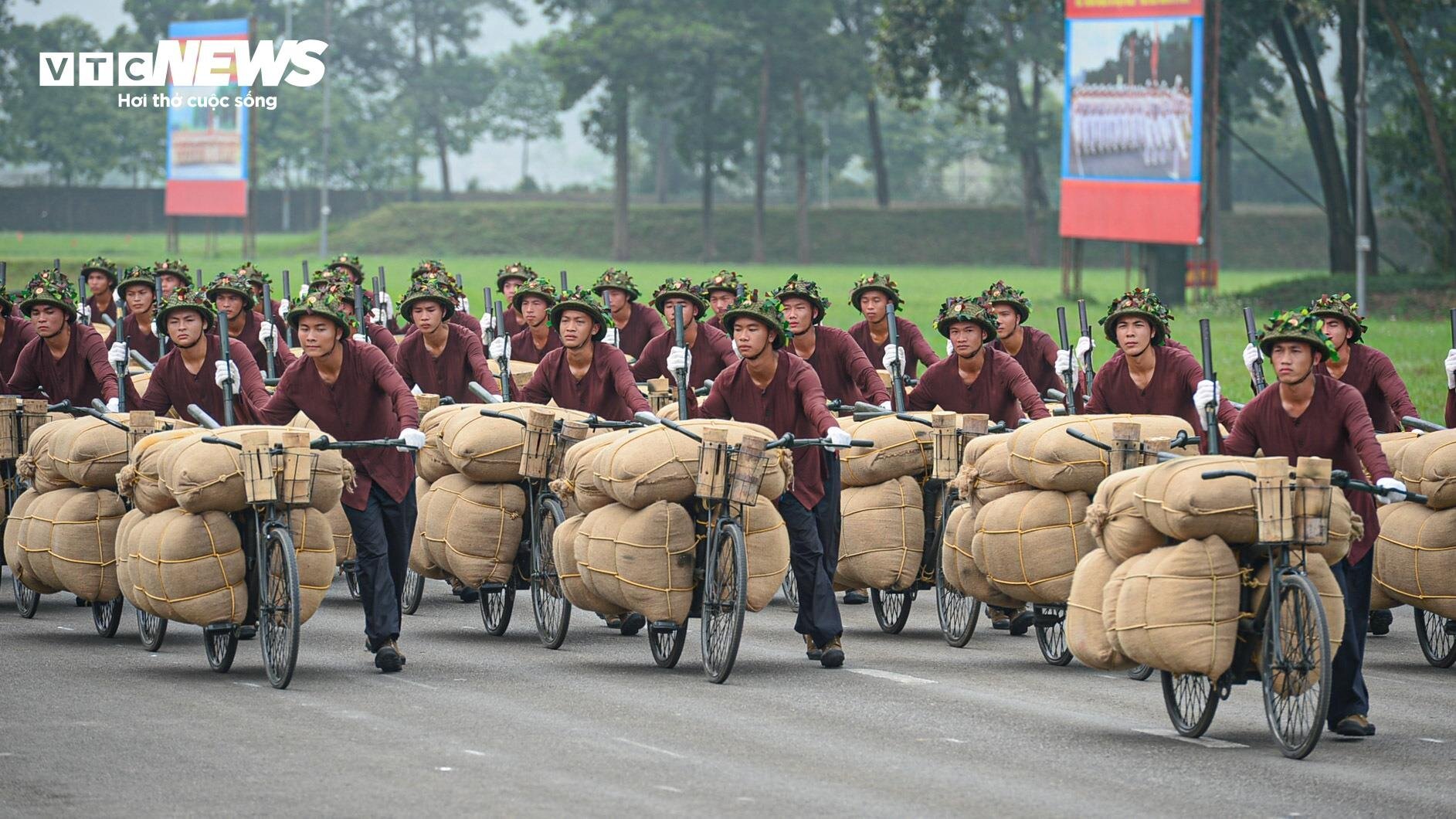 Tái hiện đoàn quân xe đạp thồ huyền thoại trong Chiến dịch Điện Biên Phủ- Ảnh 2.