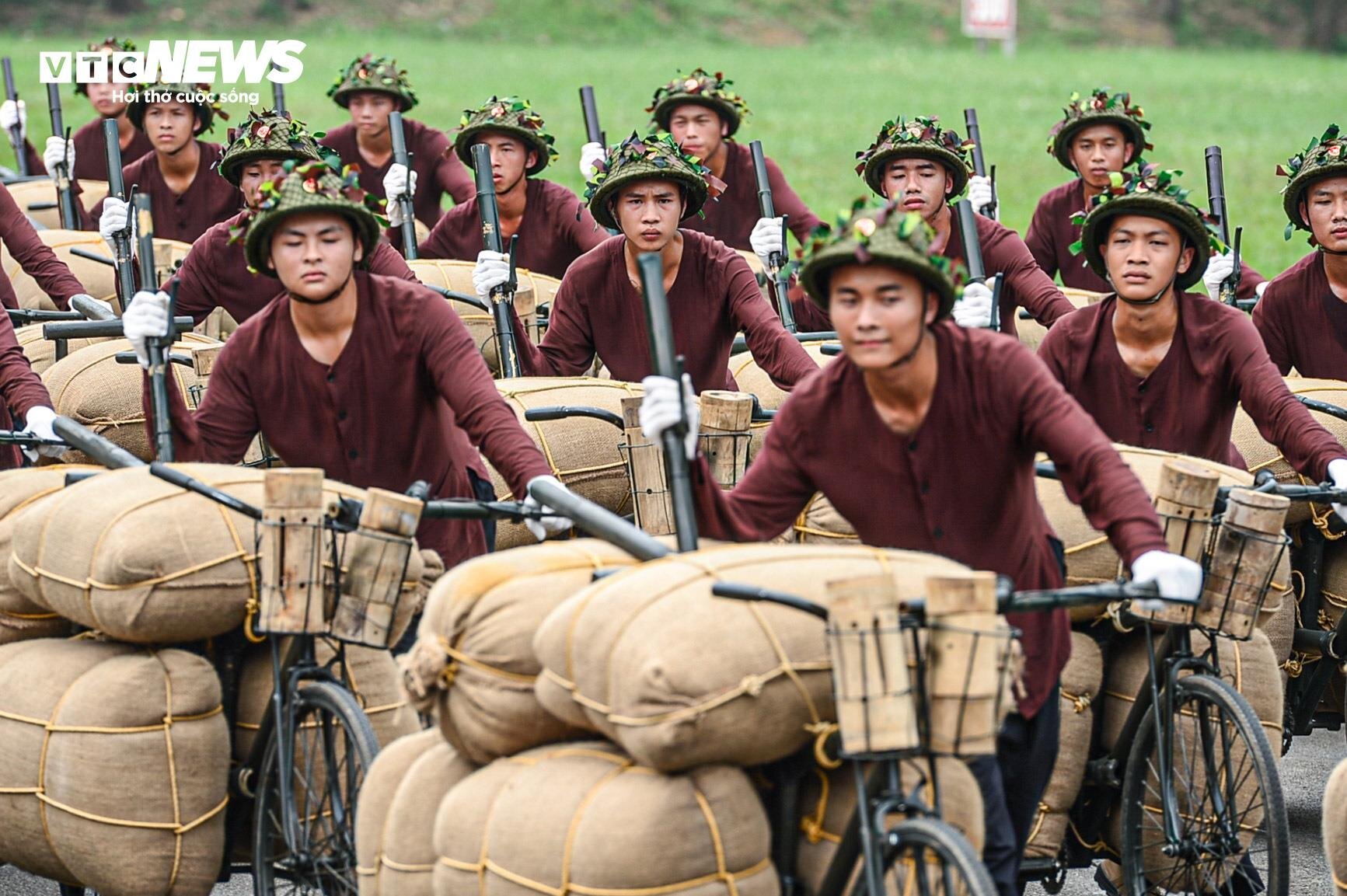 Tái hiện đoàn quân xe đạp thồ huyền thoại trong Chiến dịch Điện Biên Phủ- Ảnh 4.
