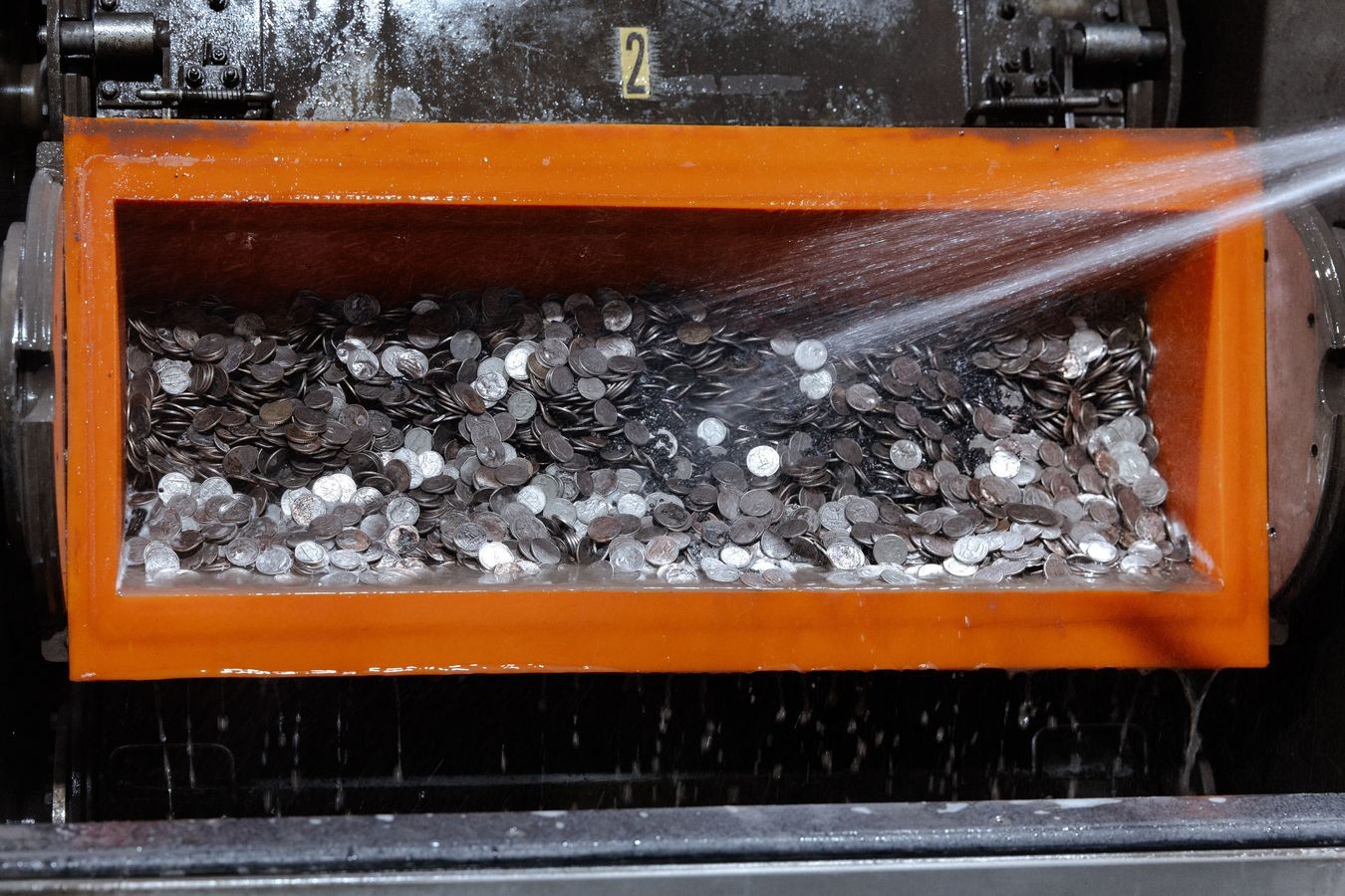 Người Mỹ vứt 68 triệu USD vào bãi rác mỗi năm: Chuyện nghề ‘đào vàng’ từ những đồng tiền ‘rác rưởi’, chính phủ tốn 707 triệu USD để sản xuất nhưng bị coi là đồ vô dụng- Ảnh 8.
