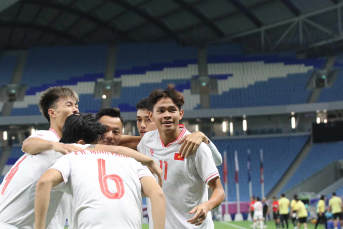 Dân mạng cười lộn ruột khi xem U23 Việt Nam thắng U23 Kuwait: Tấu hài hơn Táo quân, đòi nhập tịch thủ môn đội bạn vì "biếu" 2 bàn- Ảnh 12.