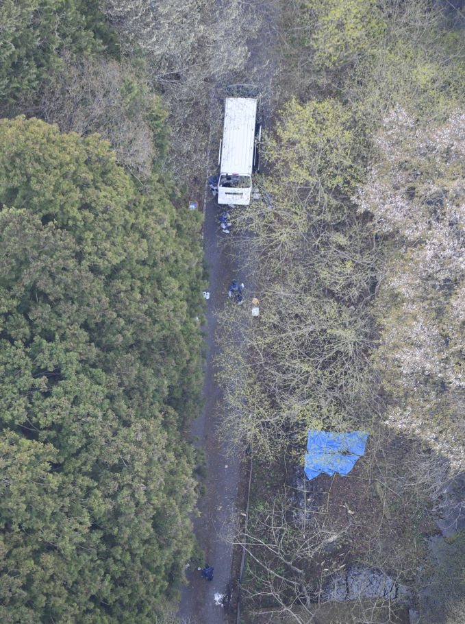 Vụ án rúng động Nhật Bản: Hai thi thể xếp chồng lên nhau trong trạng thái kinh hoàng, được phát hiện trong rừng vì tưởng là ma-nơ-canh- Ảnh 1.
