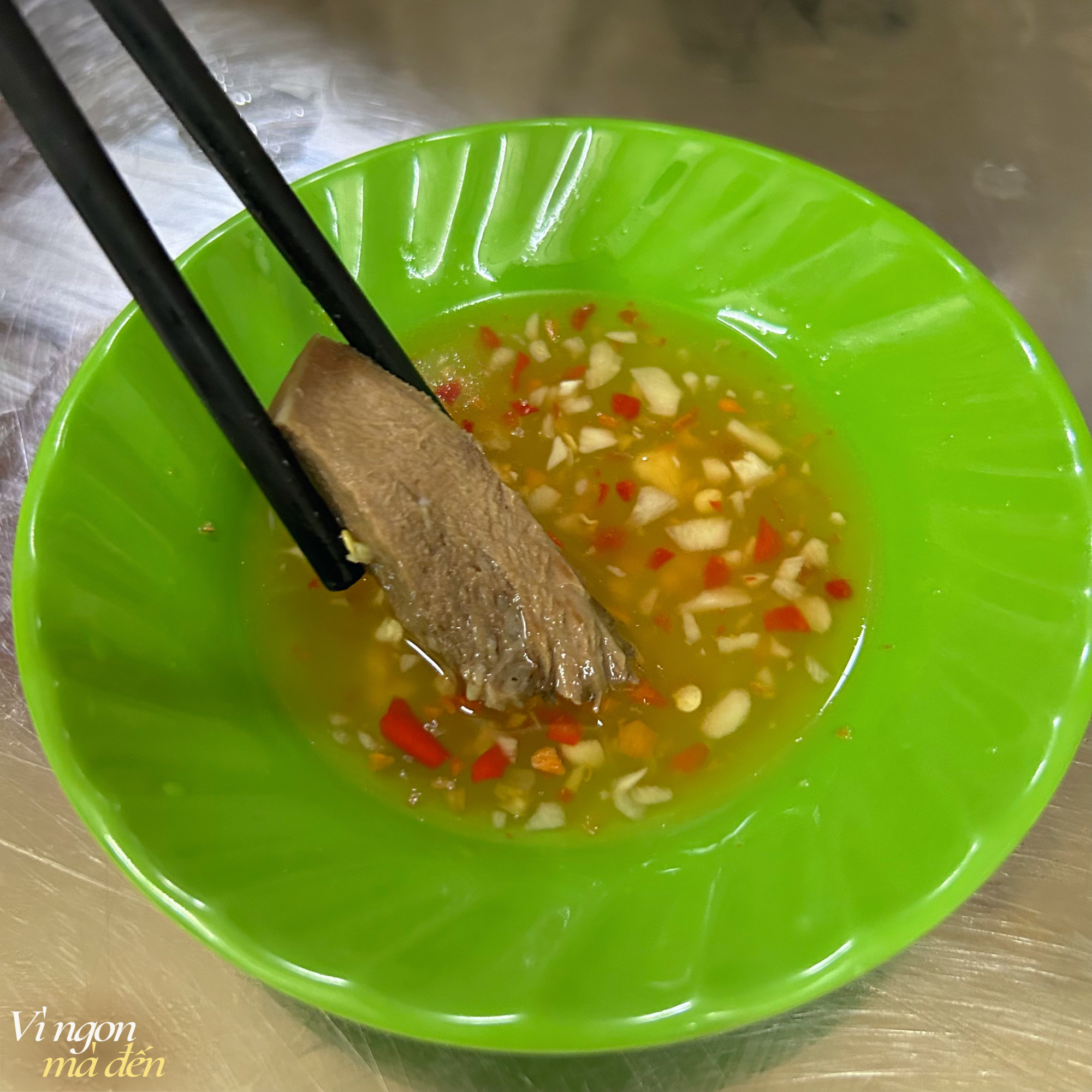 Tiệm cơm nhà người Hoa nức tiếng qua 3 thế hệ: Món phá lấu gây ấn tượng vì nấu với cải chua, mâm cơm có điểm đặc biệt ai mới ăn cũng thắc mắc- Ảnh 18.
