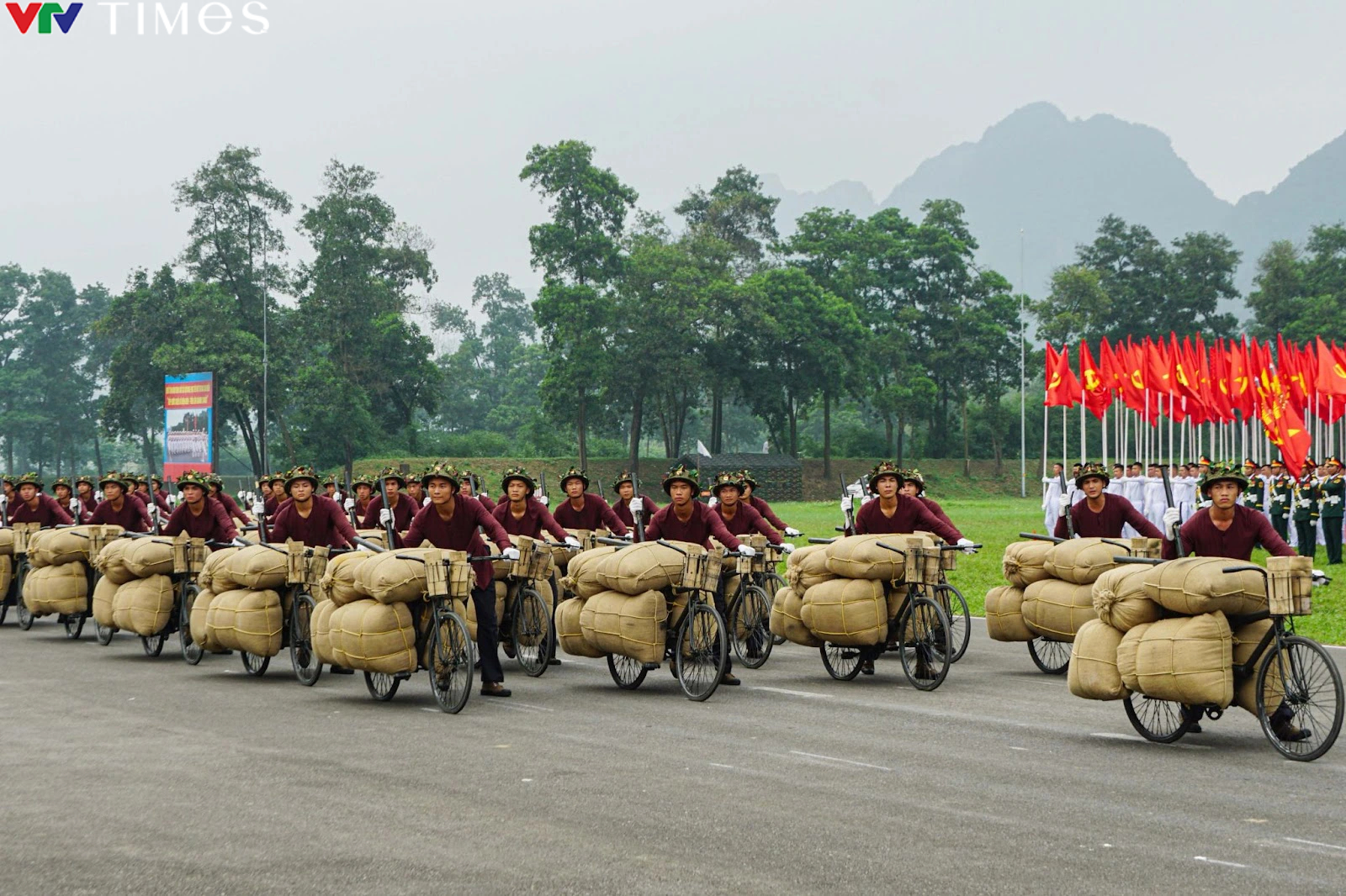Quân đội: Tinh chỉnh hợp luyện diễu binh, diễu hành Lễ kỷ niệm 70 năm chiến thắng Điện Biên Phủ- Ảnh 5.