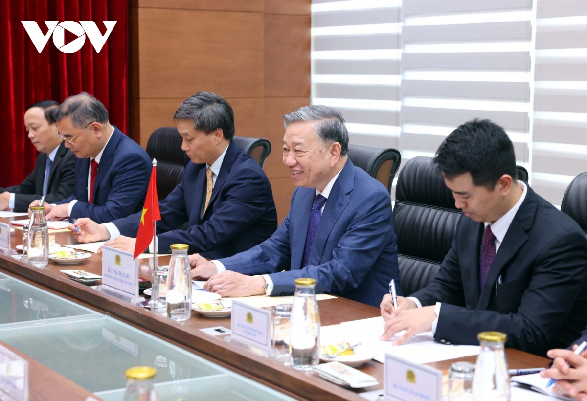 Bộ trưởng Tô Lâm tiếp Bộ trưởng Bộ Tư pháp Trung Quốc- Ảnh 1.