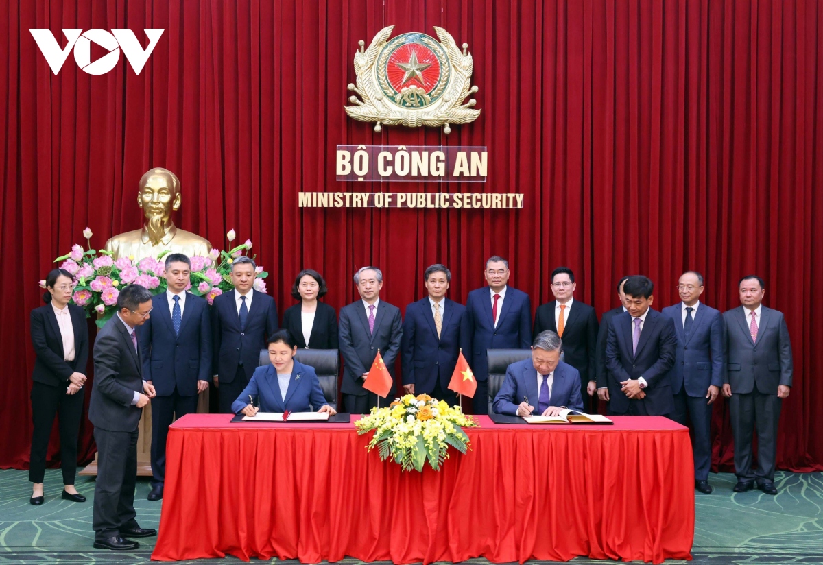 Bộ trưởng Tô Lâm tiếp Bộ trưởng Bộ Tư pháp Trung Quốc- Ảnh 3.