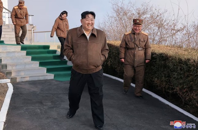 Triều Tiên phát hành bài hát mới ca ngợi Chủ tịch Kim Jong Un- Ảnh 1.