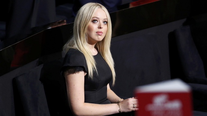 Bị coi là người kém sắc và mờ nhạt nhất nhà Trump, tiểu thư Tiffany Trump giờ “lột xác” ngoạn mục ra sao mà sắp vượt cả chị gái Ivanka?- Ảnh 2.