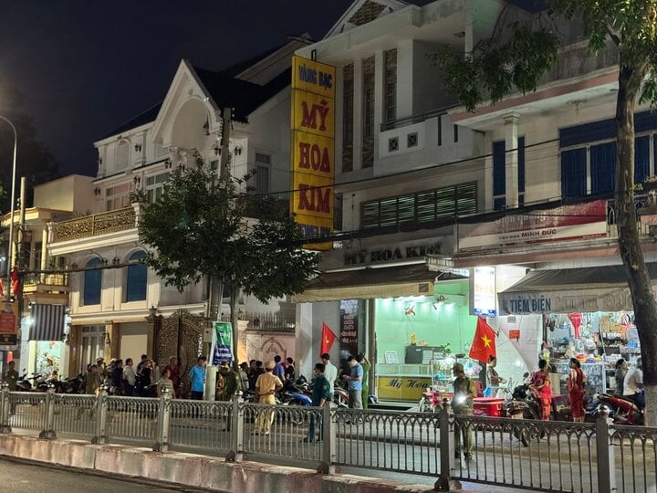 Lời khai của nghi phạm xịt hơi cay, cướp tiệm vàng ở Bình Thuận- Ảnh 2.