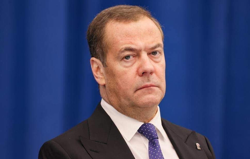 Cựu Tổng thống Nga Medvedev nói phương Tây muốn 