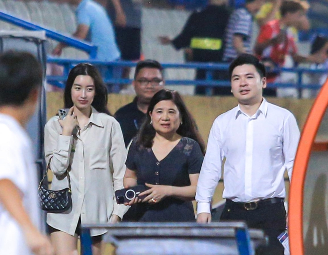 Chủ tịch CLB Hà Nội đi cổ vũ Qatar cổ vũ u23 Việt Nam đá giải U23 châu Á 2024- Ảnh 5.