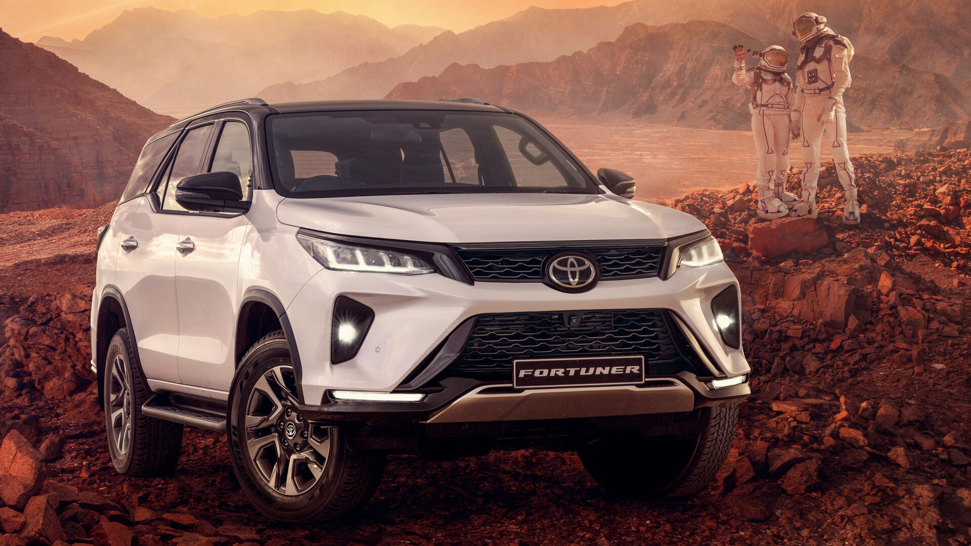 Toyota Fortuner bổ sung bản hybrid: Mạnh hơn, mượt hơn, thêm ADAS, chờ ngày về Việt Nam- Ảnh 2.