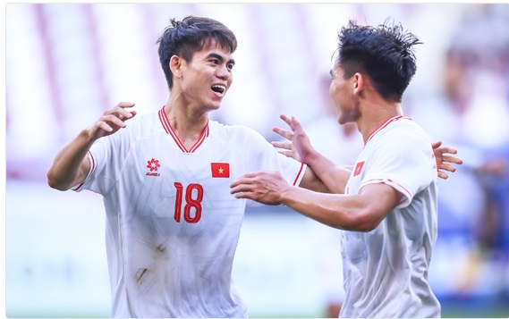 Sao U23 Việt Nam được AFC vinh danh sau tuyệt phẩm vào lưới Malaysia- Ảnh 1.