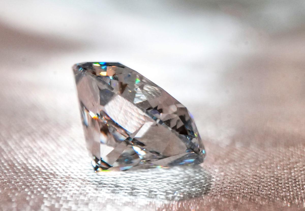 Lần đầu tiên trên thế giới, Trung Quốc sản xuất ra kim cương từ hoa mẫu đơn- Ảnh 4.