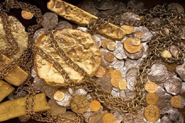 Lặn sâu xuống vùng biển Florida, phát hiện ''mỏ vàng'' nặng 40 tấn trị giá 500 triệu USD: Nhiều trang sức, ngọc lục bảo hơn 400 tuổi được tìm thấy- Ảnh 6.