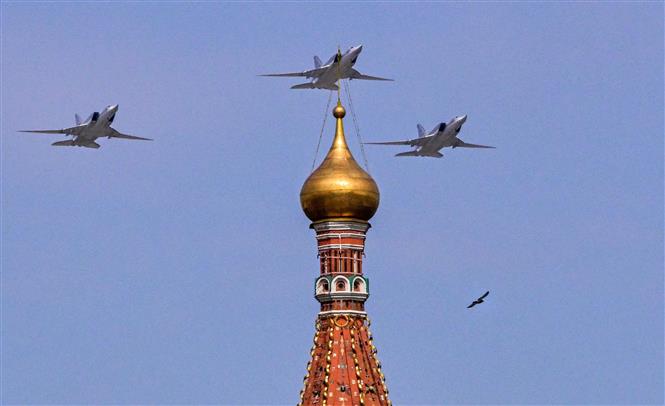 Tình báo Anh đánh giá vụ Ukraine bắn rơi máy bay ném bom chiến lược Tu-22M3 của Nga- Ảnh 1.