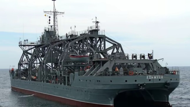 Ukraine xác nhận tấn công tàu lâu đời nhất của Hải quân Nga- Ảnh 1.