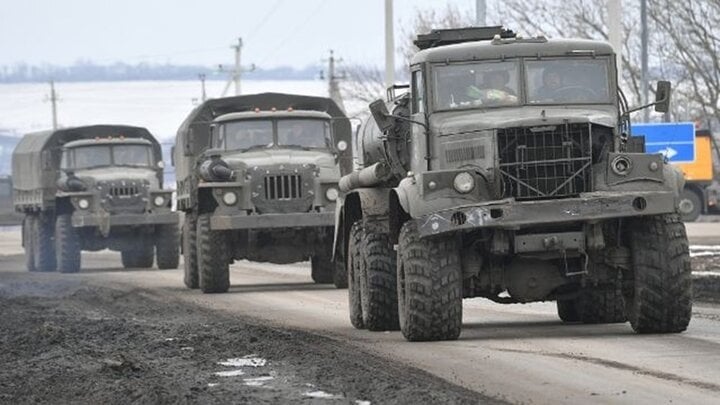 Đoàn xe hậu cần Nga khốn khổ trước ‘vết chân chim’ của Ukraine- Ảnh 1.