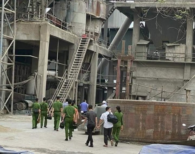 Hiện trường vụ tai nạn nghiêm trọng khiến 7 công nhân tử vong ở nhà máy xi măng Yên Bái- Ảnh 6.