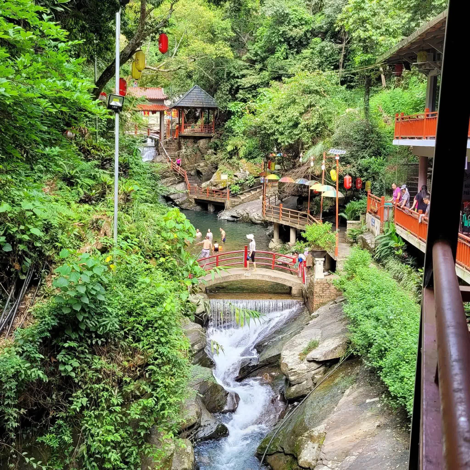 Cách Hà Nội 150km, có một 