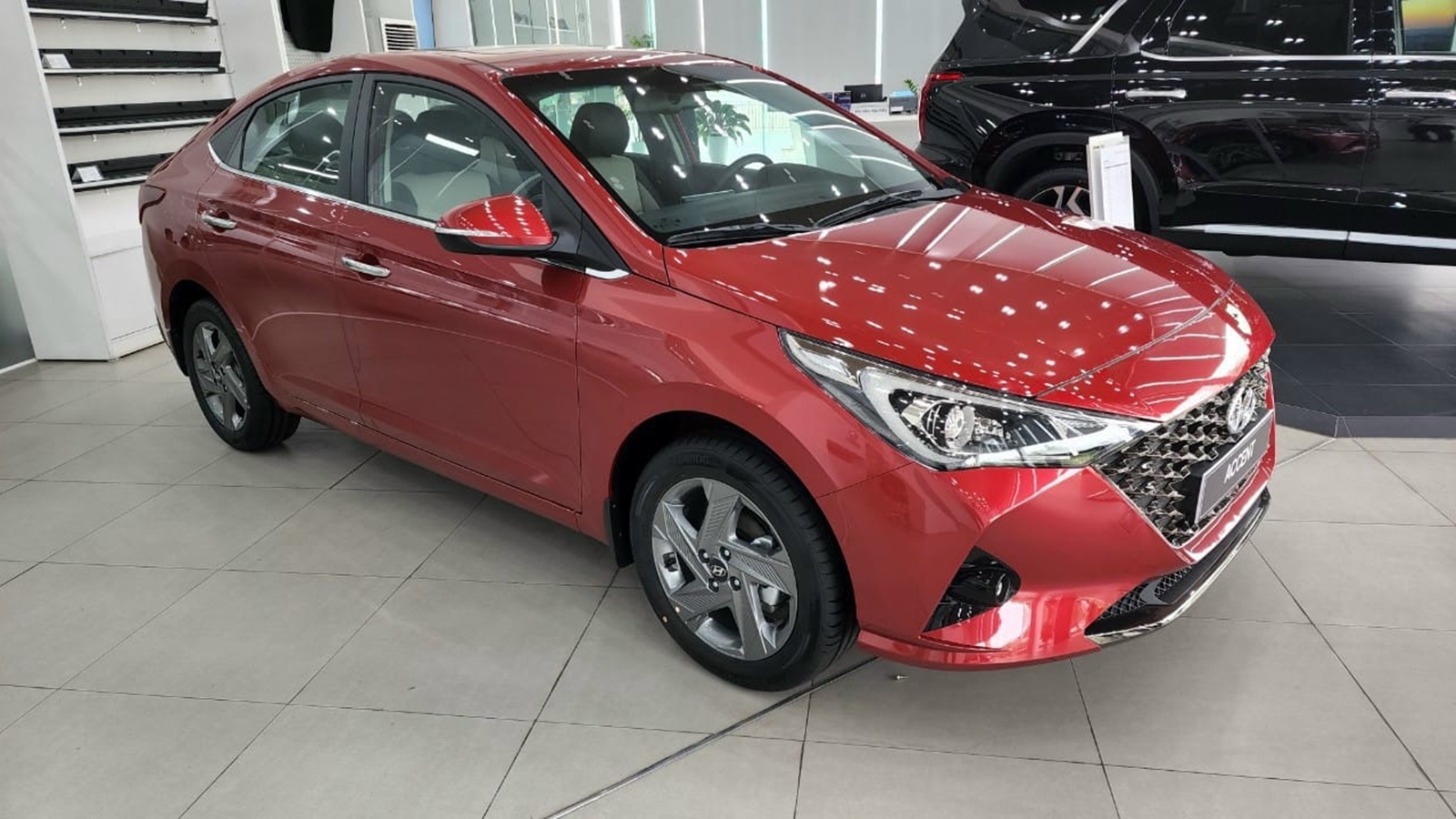 Hyundai Accent giảm giá mạnh tại đại lý: Bản 'full' còn 475 triệu, tiệm cận Vios số sàn- Ảnh 1.