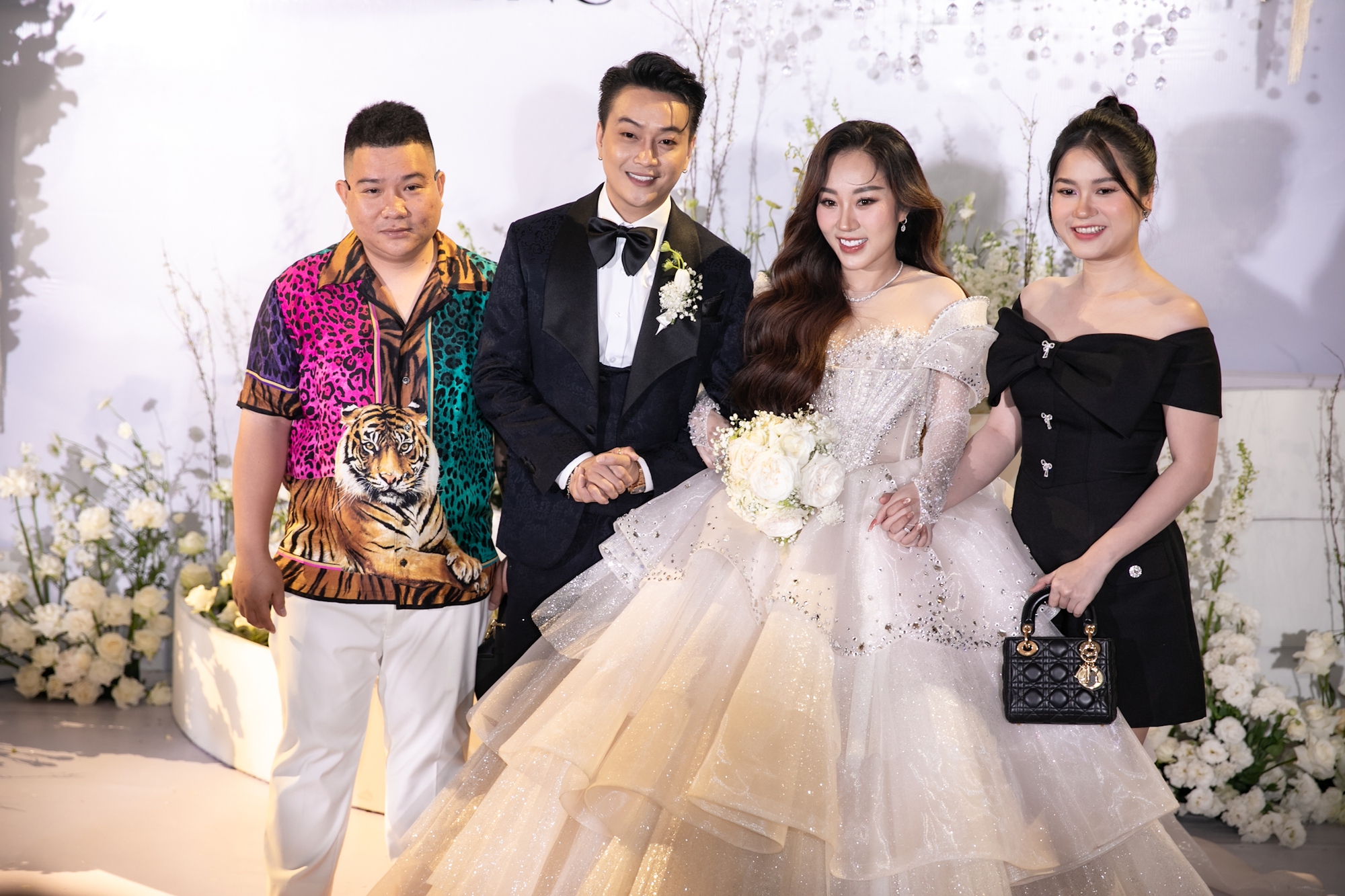 Đám cưới TiTi (HKT): Tiến Luật - Lâm Vỹ Dạ và dàn sao Vbiz đổ bộ chúc mừng- Ảnh 5.